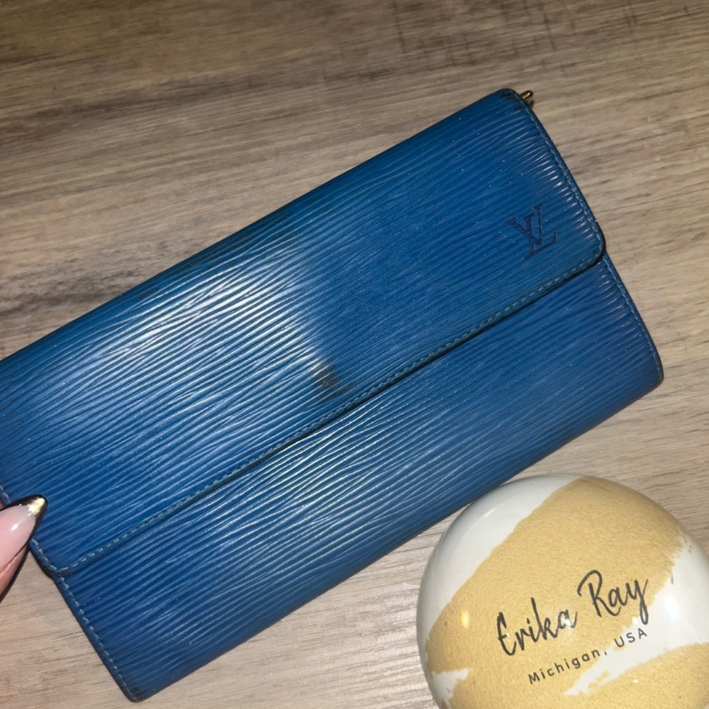 Louis Vuitton Epi‎ Toledo Blue Sarah Wallet